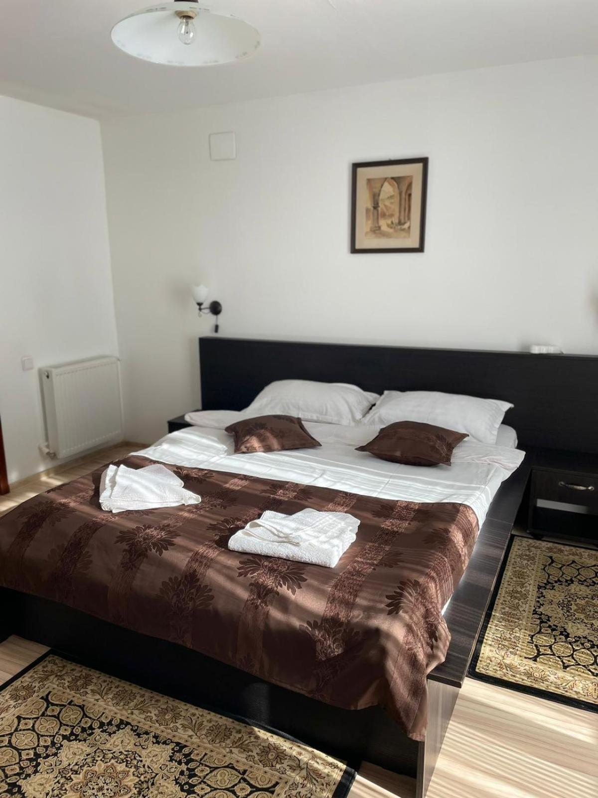 Casa Anastasia - Moieciu De Sus มัวเยชู เด ซุส ภายนอก รูปภาพ