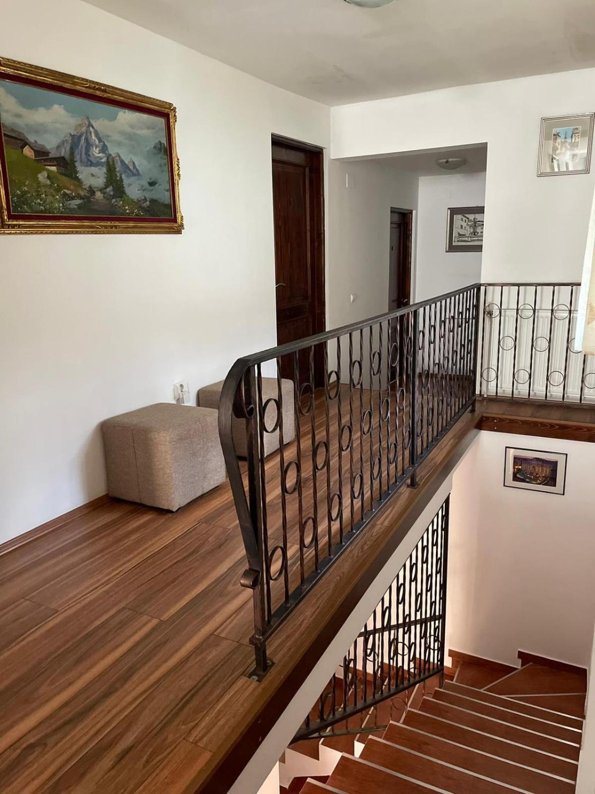 Casa Anastasia - Moieciu De Sus มัวเยชู เด ซุส ภายนอก รูปภาพ